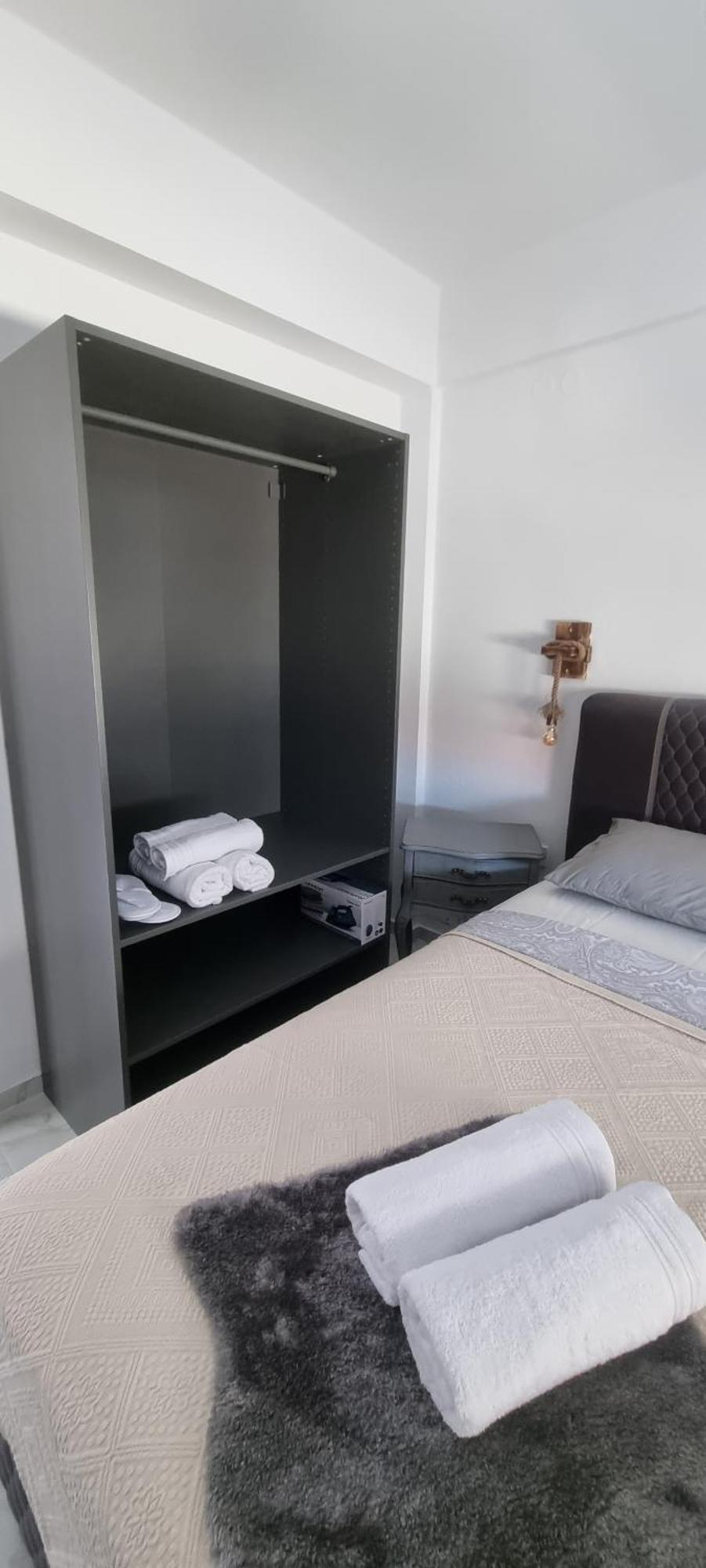 Ellis-Suites Nea Peramos Kavala 外观 照片