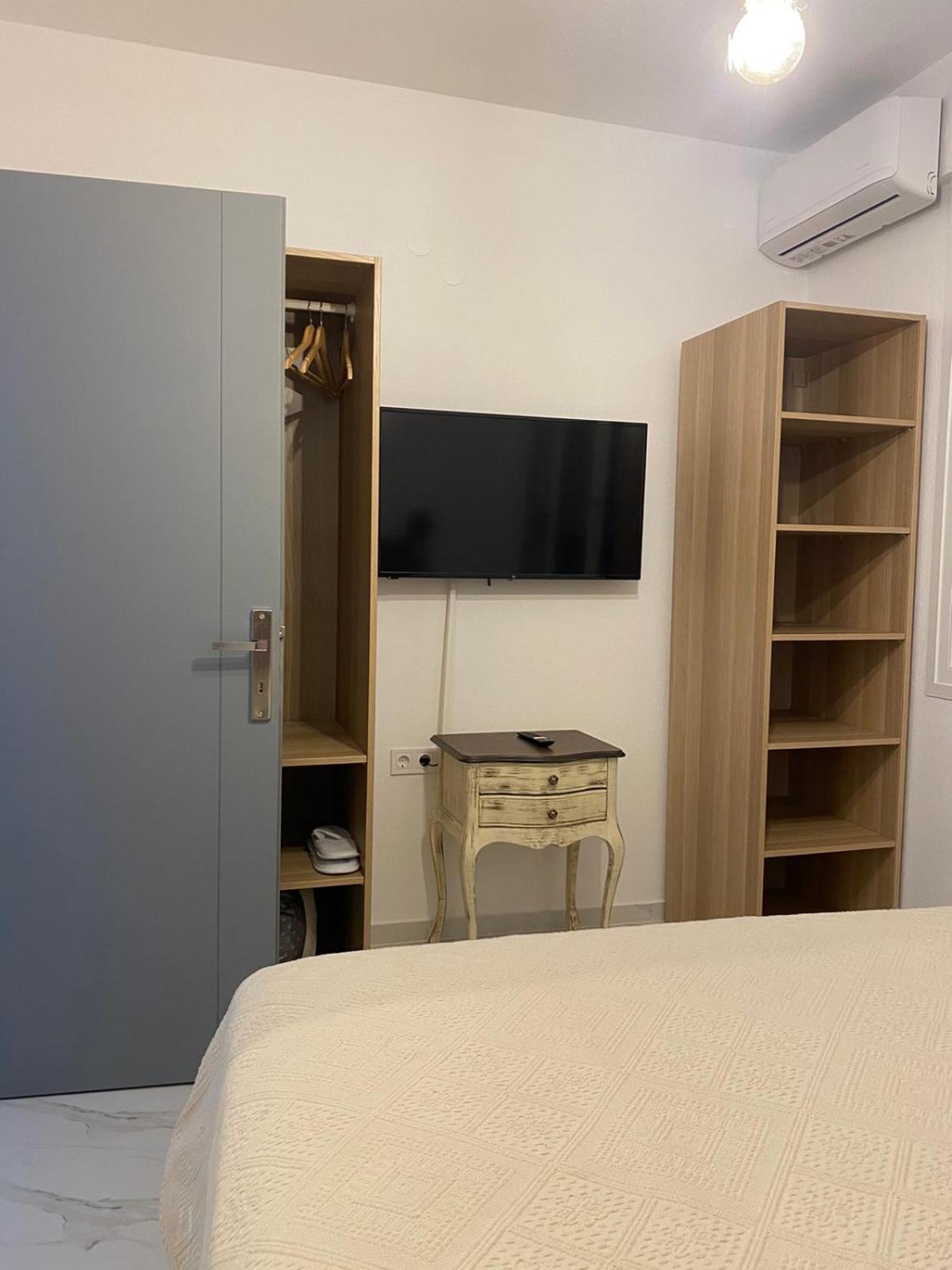 Ellis-Suites Nea Peramos Kavala 外观 照片