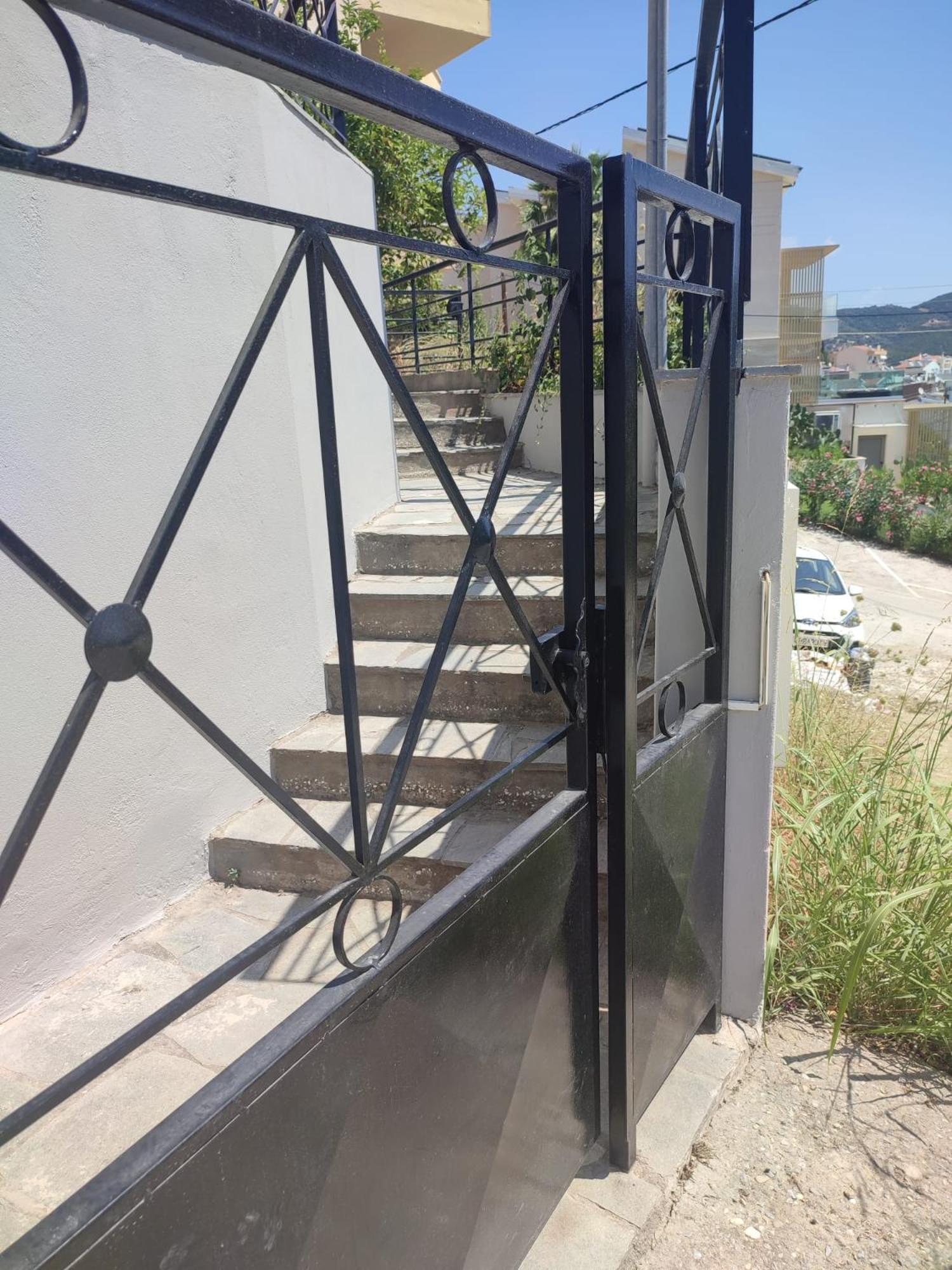 Ellis-Suites Nea Peramos Kavala 外观 照片